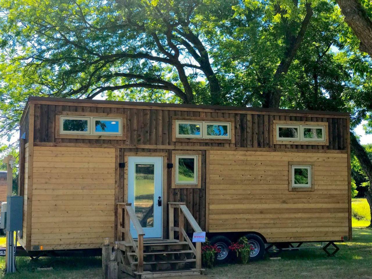 Villa Montana Escape Elegant Tiny House In Waco Near Magnolia Exterior foto