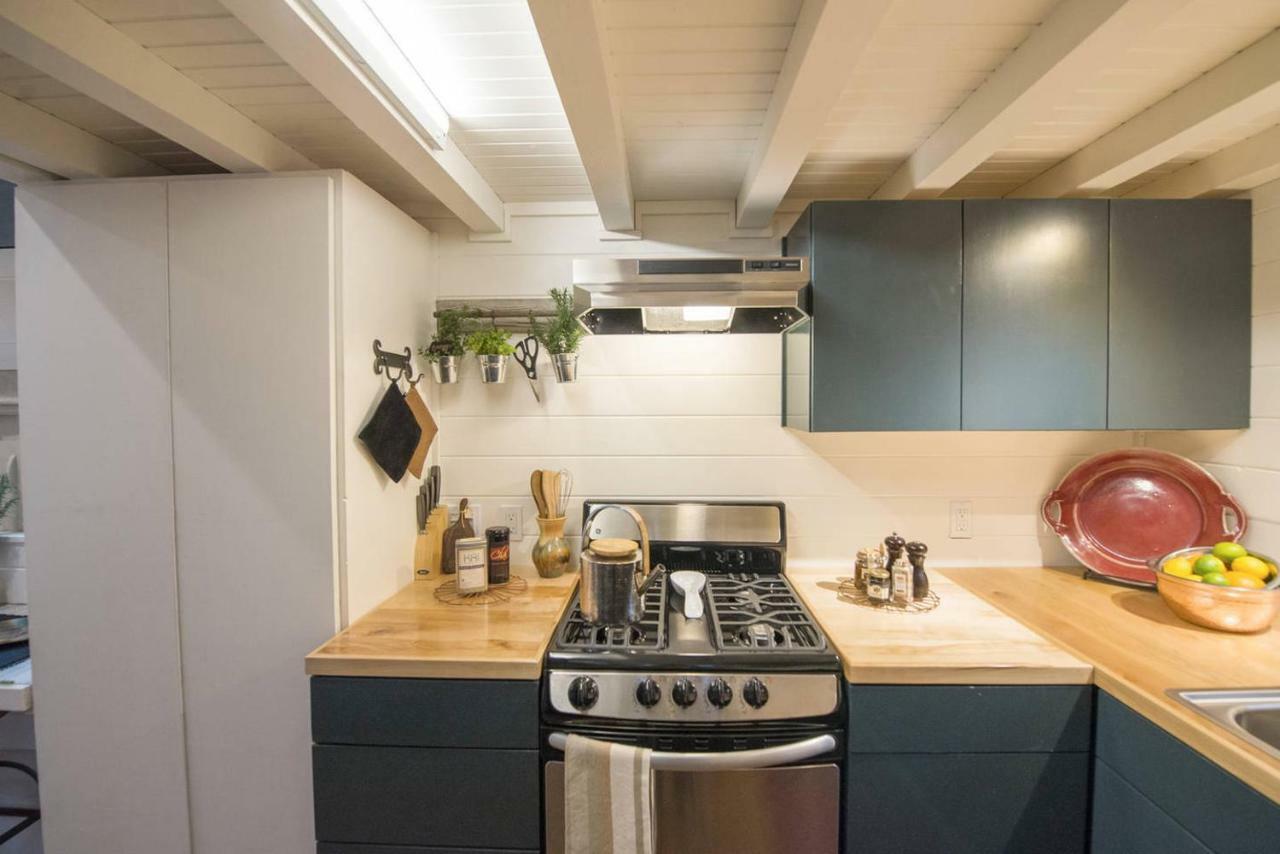 Villa Montana Escape Elegant Tiny House In Waco Near Magnolia Exterior foto