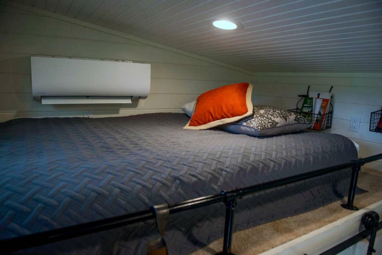 Villa Montana Escape Elegant Tiny House In Waco Near Magnolia Exterior foto