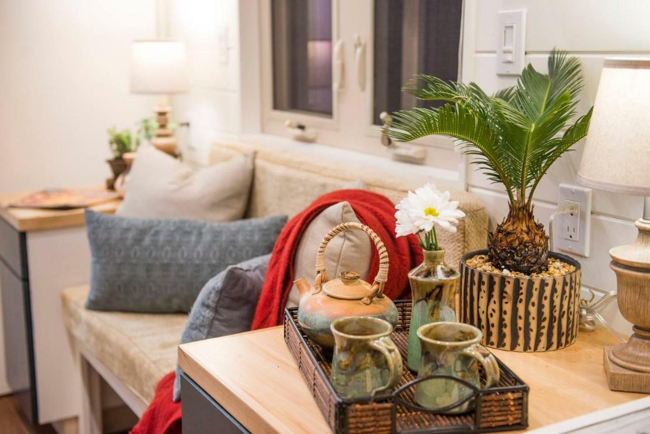 Villa Montana Escape Elegant Tiny House In Waco Near Magnolia Exterior foto