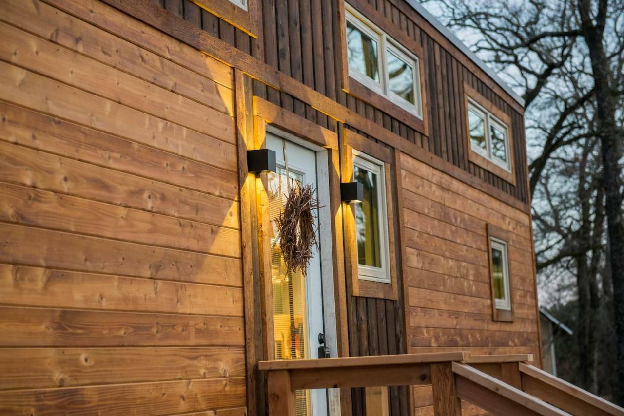 Villa Montana Escape Elegant Tiny House In Waco Near Magnolia Exterior foto
